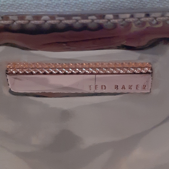Ted Baker metallic leather crossbody bag. - Picture 2 of 8